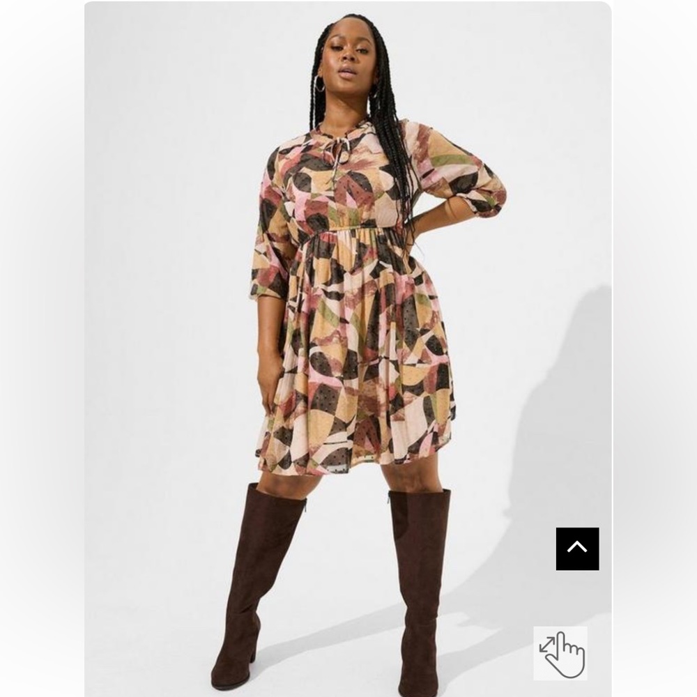 New Geometric print clip dot Torrid size 14/16 dress